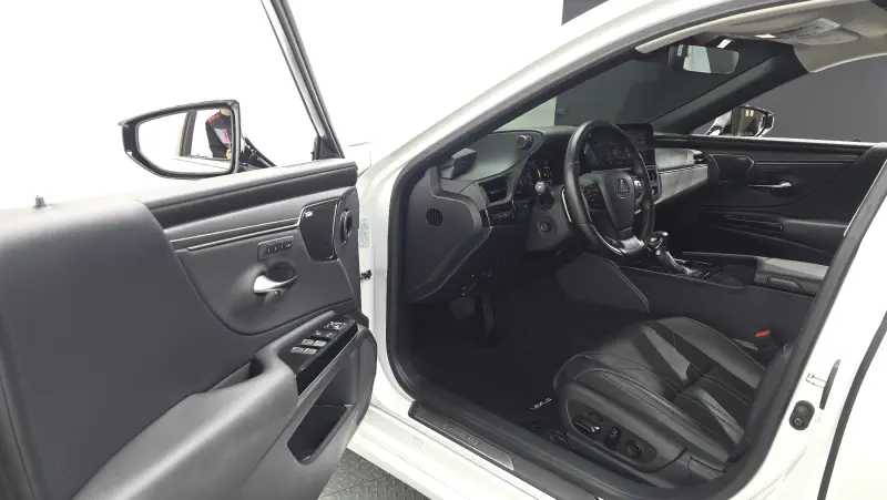 Lexus ES300h