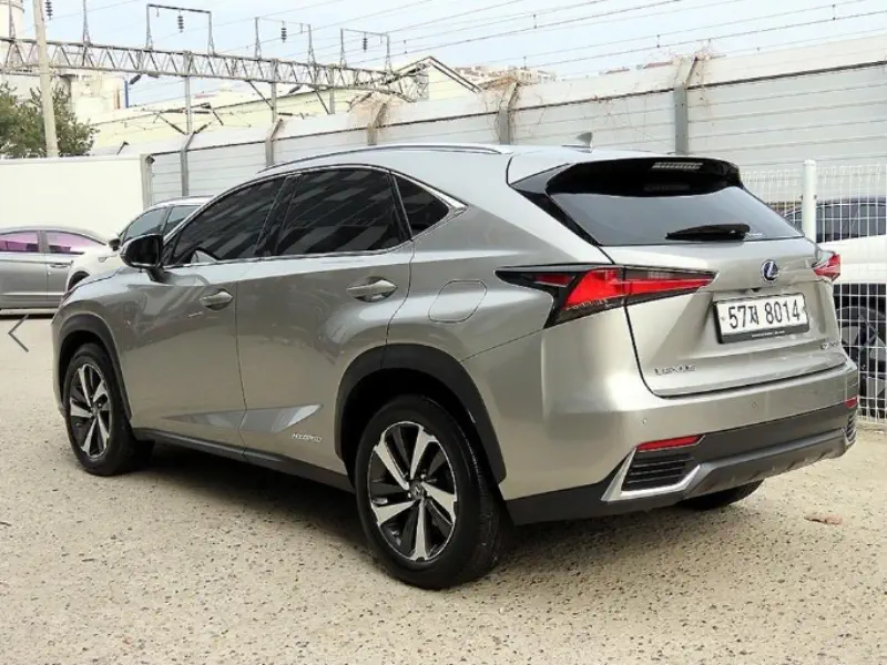 Lexus NX300h
