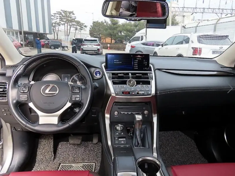 Lexus NX300h