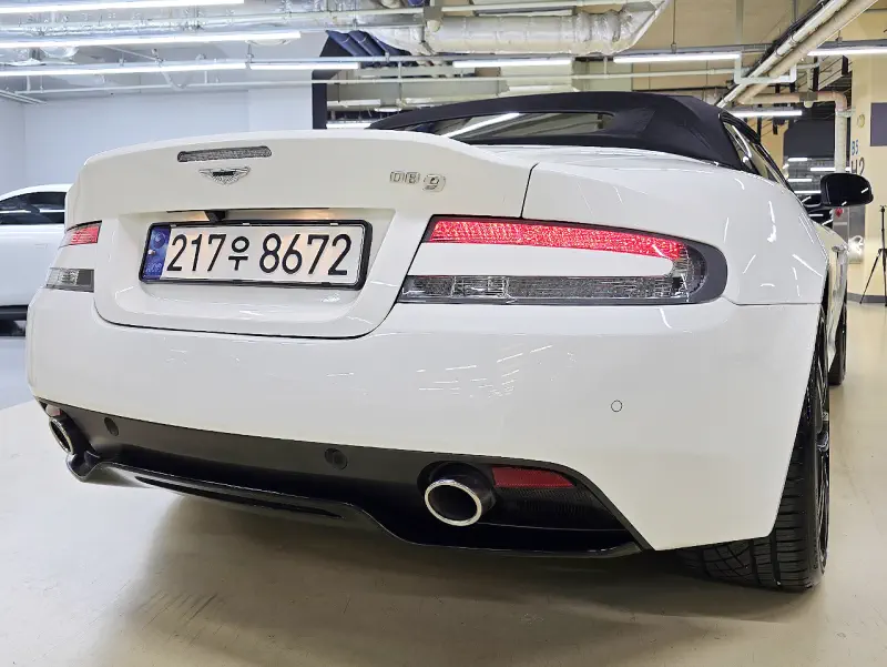 Aston Martin DB9