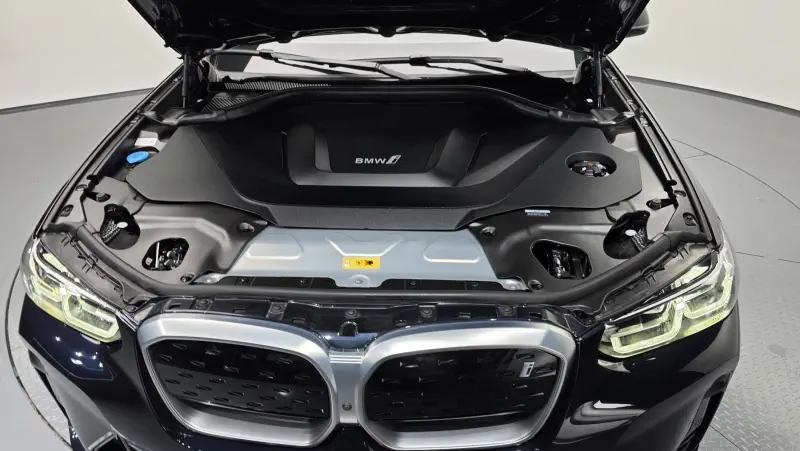 BMW iX3