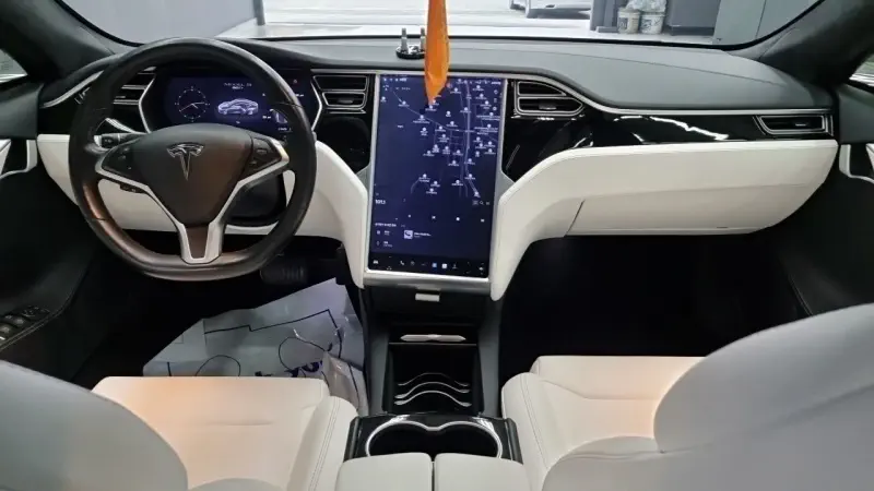 Tesla MODEL S