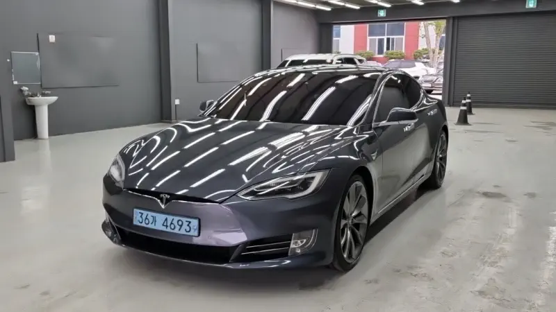 Tesla MODEL S