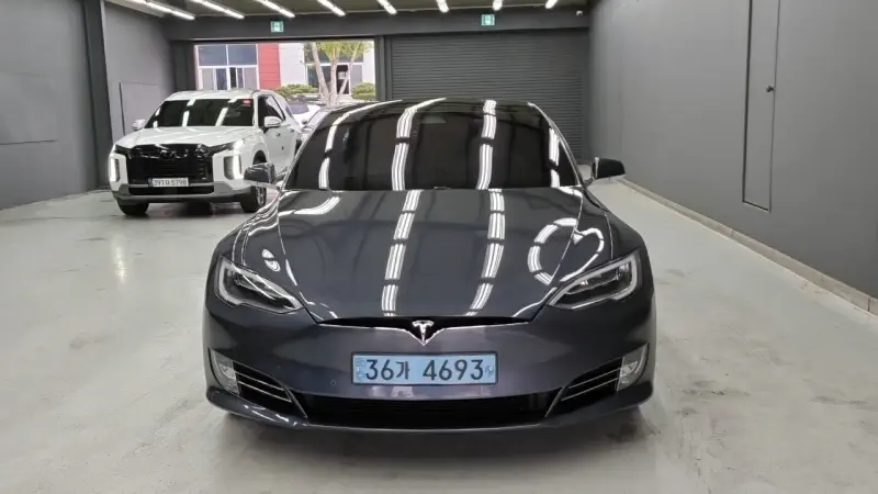 Tesla MODEL S