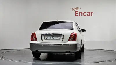 Kia OPIRUS
