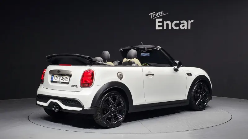 MINI Cooper Convertible