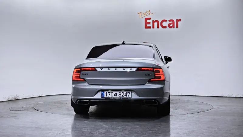 Volvo S90