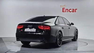 Audi S8