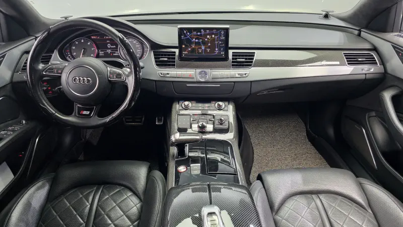 Audi S8