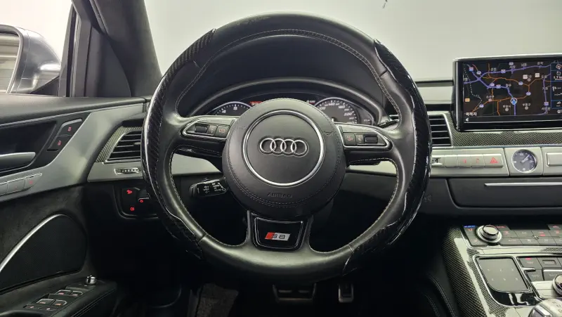 Audi S8