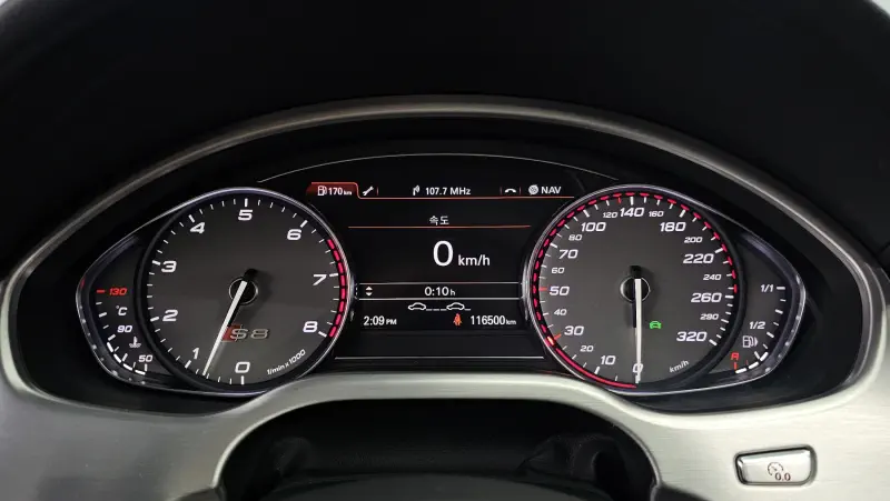 Audi S8