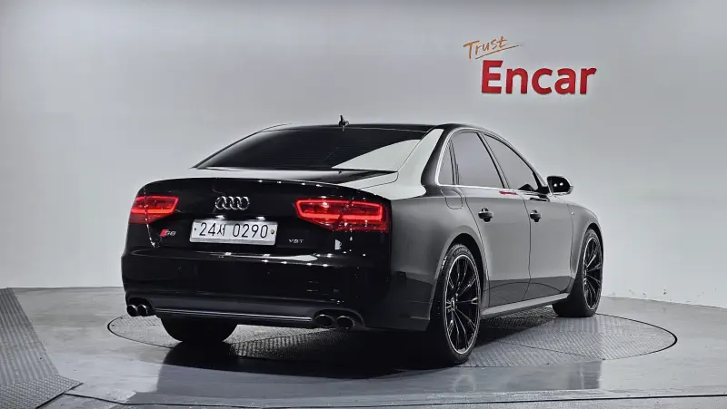 Audi S8