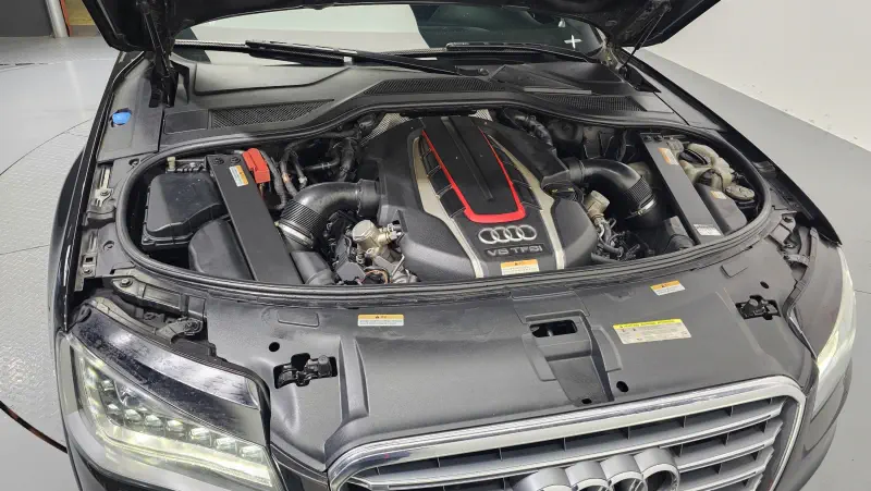Audi S8