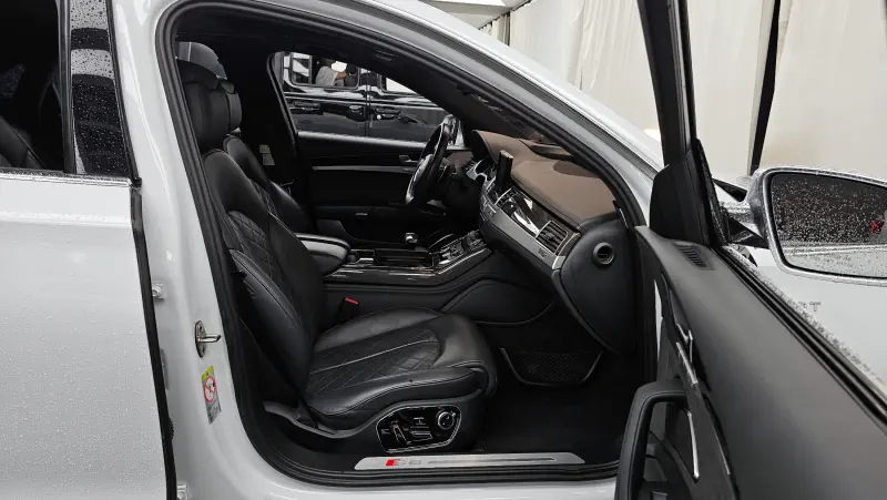 Audi S8