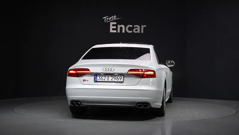 Audi S8