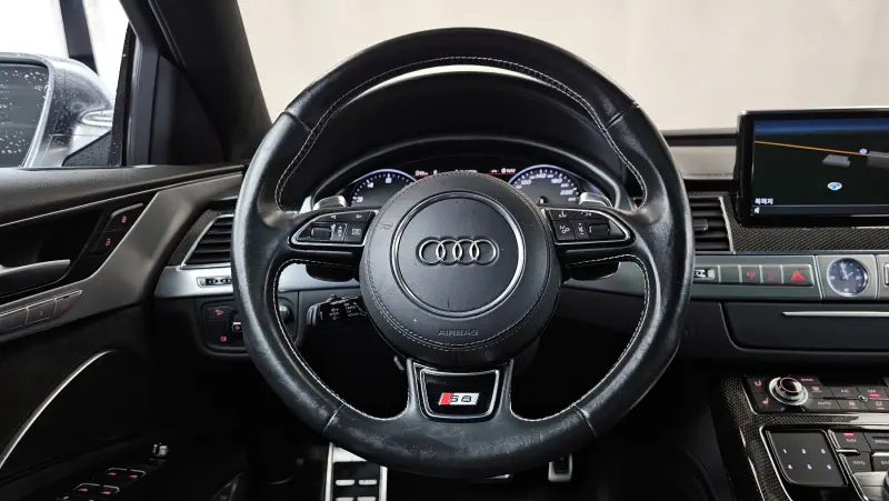 Audi S8