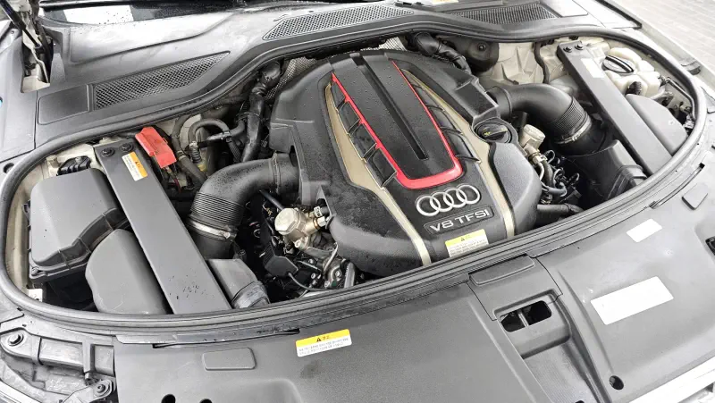 Audi S8