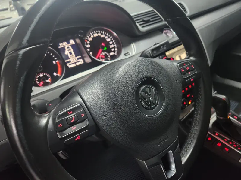 Volkswagen PASSAT CC