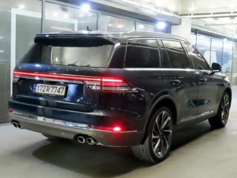 Lincoln AVIATOR
