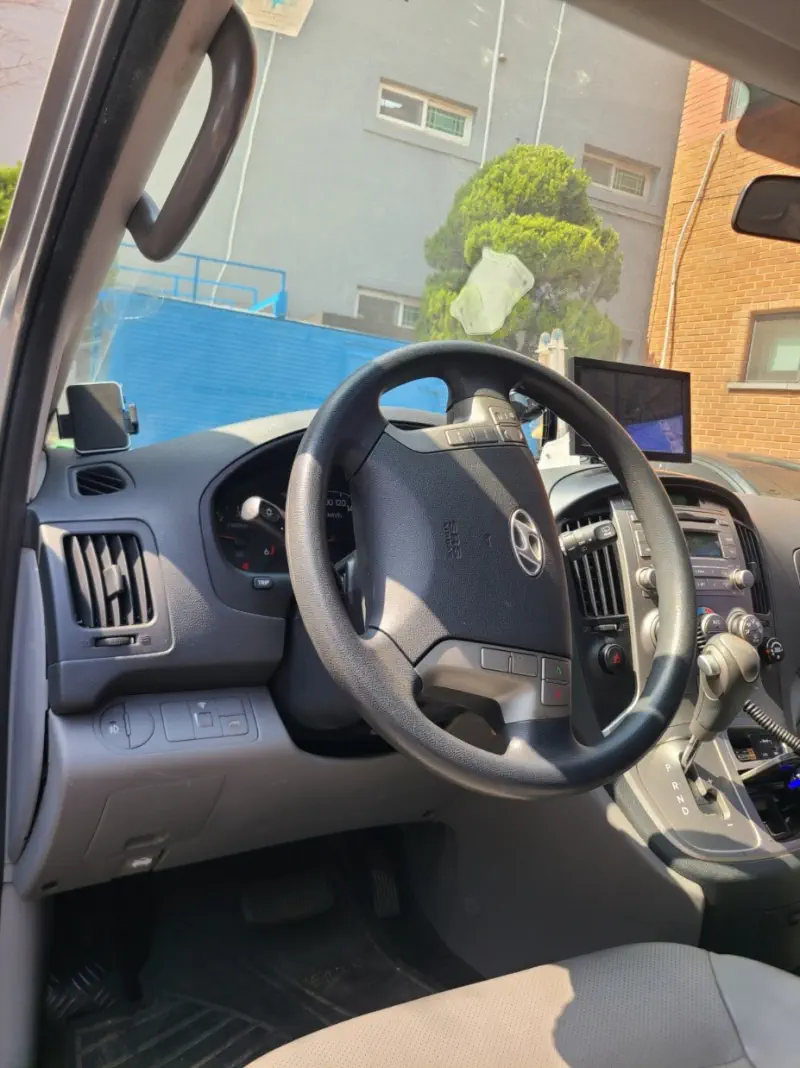 Hyundai Grand Starex