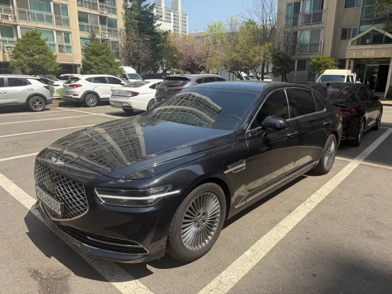 Genesis G90