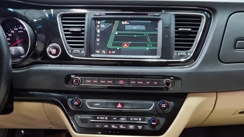 Kia Carnival