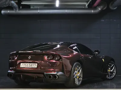 Ferrari 812