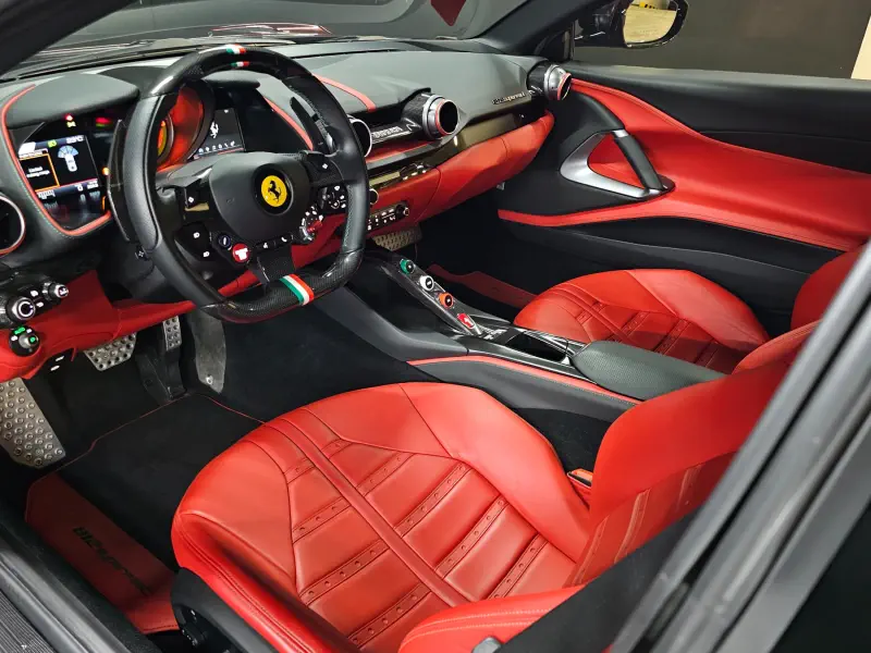 Ferrari 812