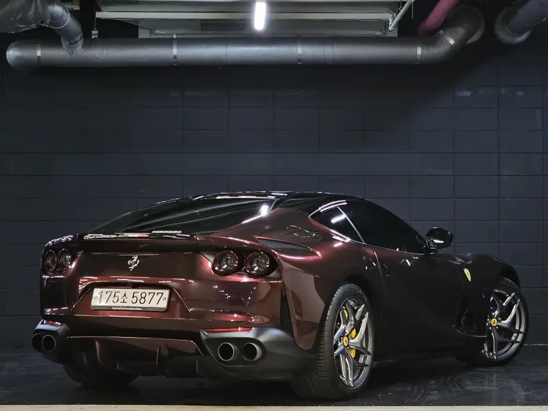 Ferrari 812