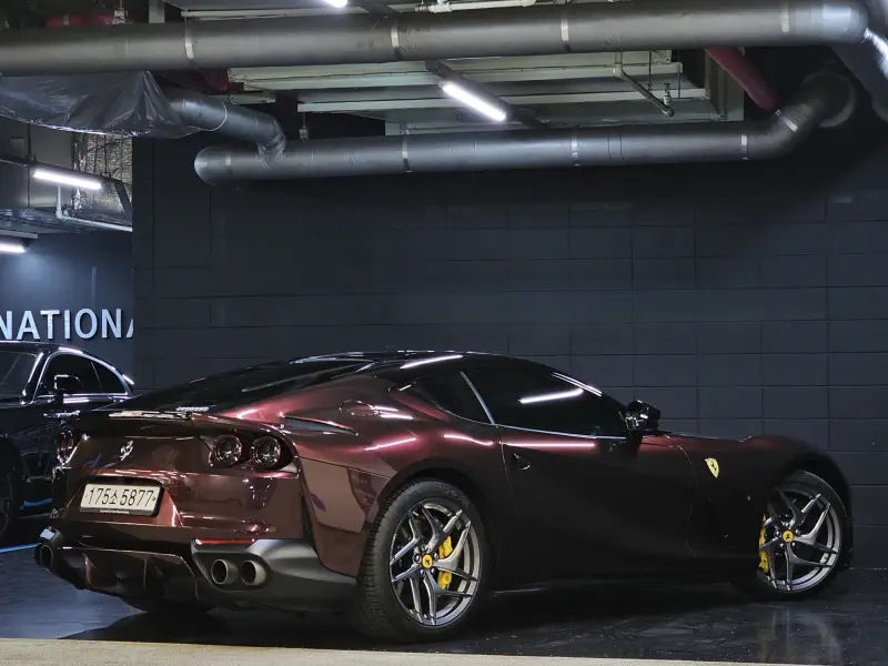 Ferrari 812
