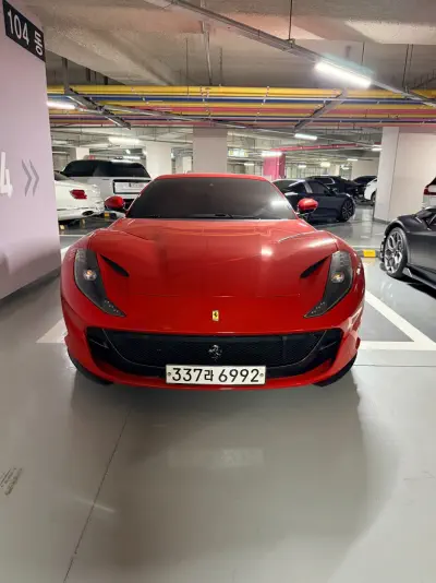 Ferrari 812