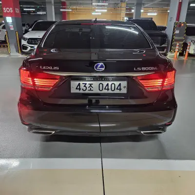 Lexus LS