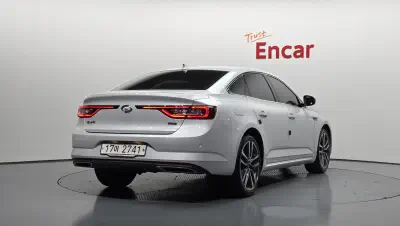 Renault SM6