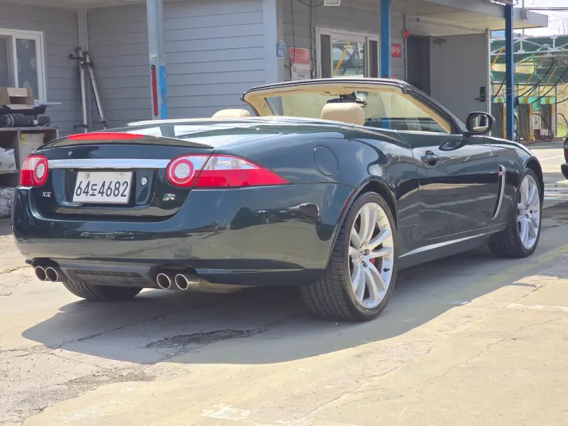 Jaguar XKR