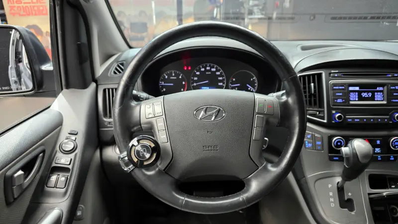 Hyundai Grand Starex