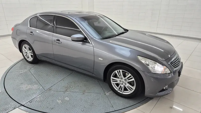 Infiniti G37
