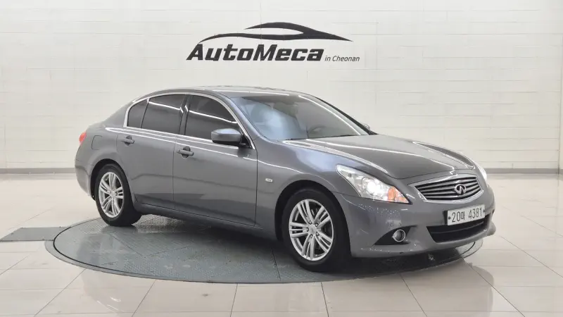 Infiniti G37