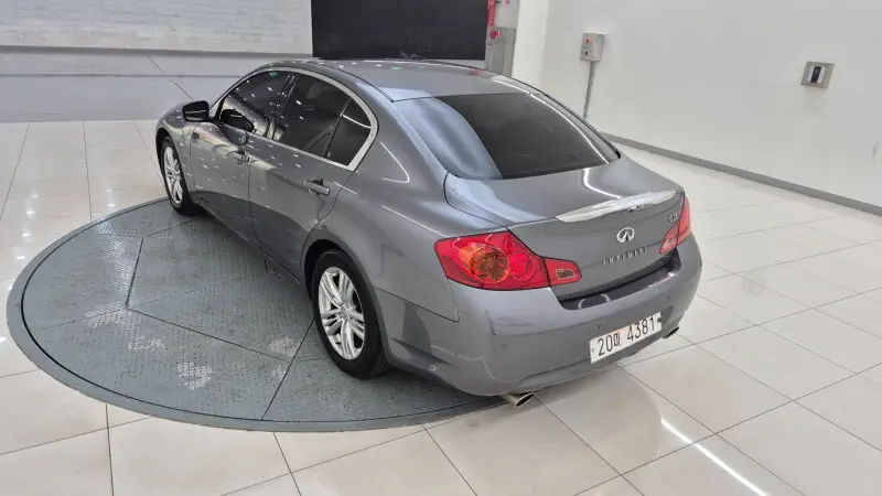 Infiniti G37
