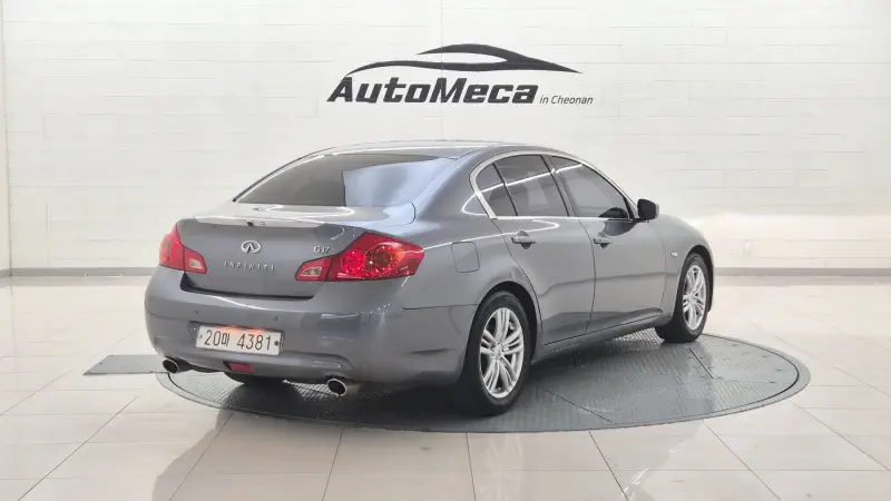 Infiniti G37