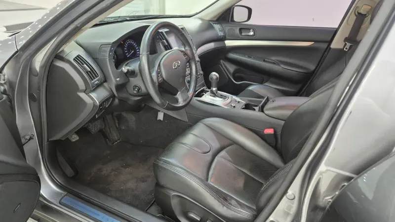 Infiniti G37