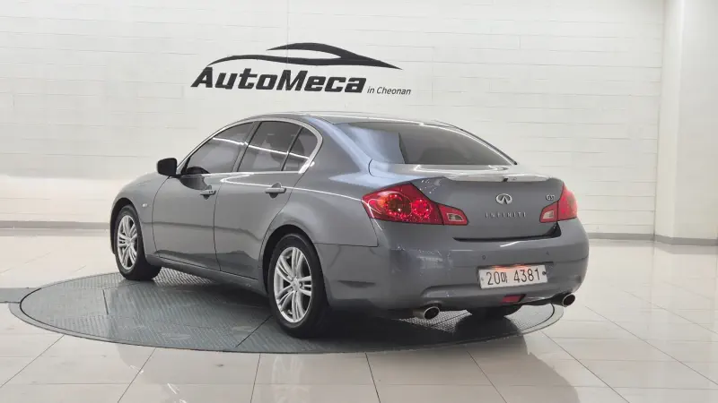 Infiniti G37