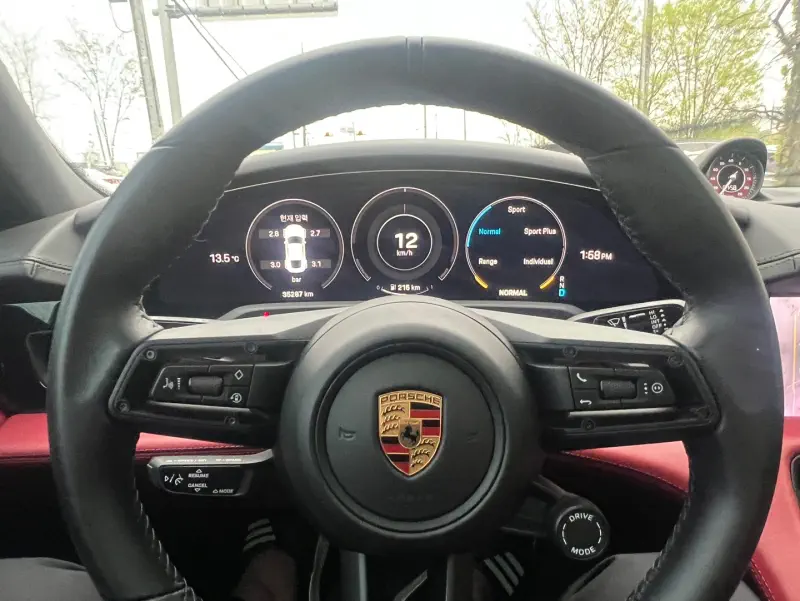Porsche TAYCAN