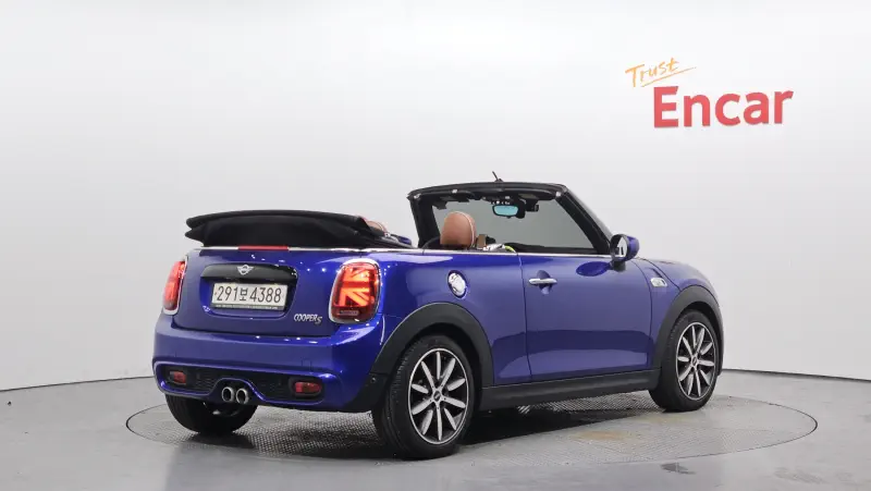 MINI Cooper Convertible