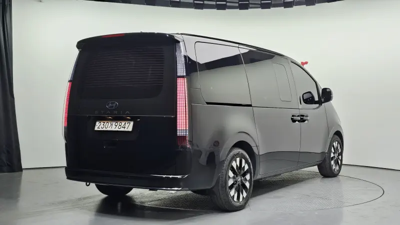 Hyundai Staria