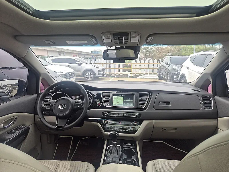 Kia Carnival