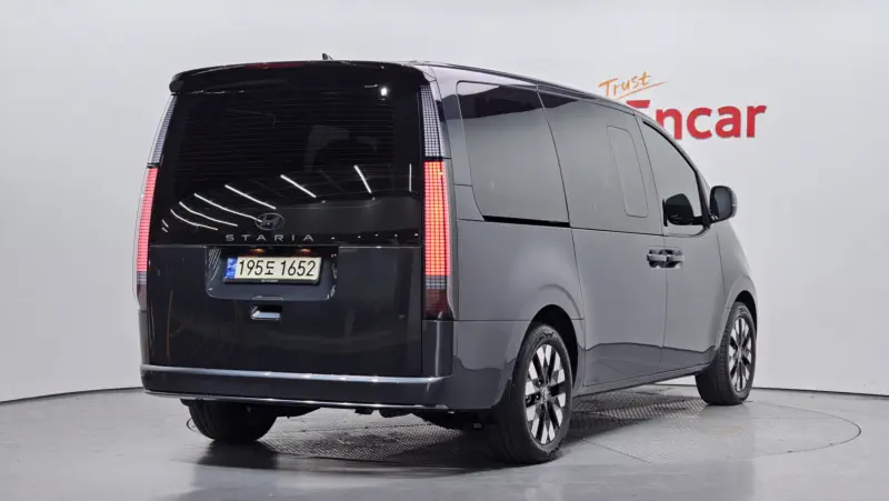Hyundai Staria