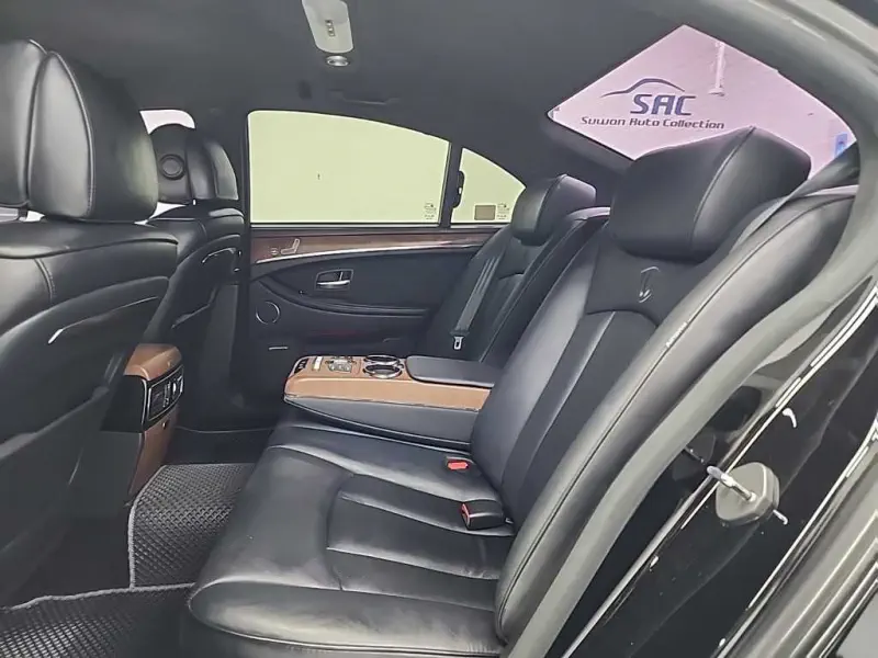 SsangYong Chairman W