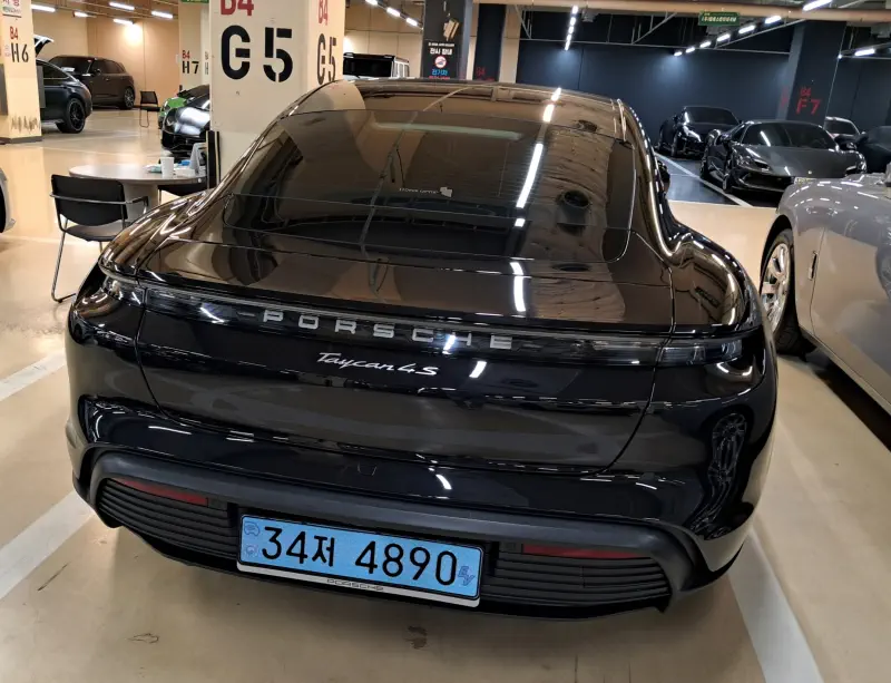 Porsche TAYCAN
