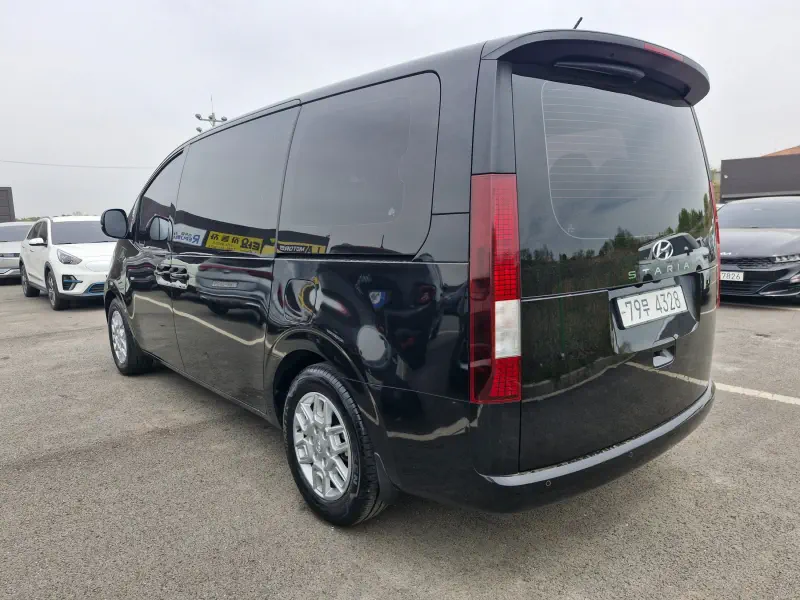 Hyundai Staria