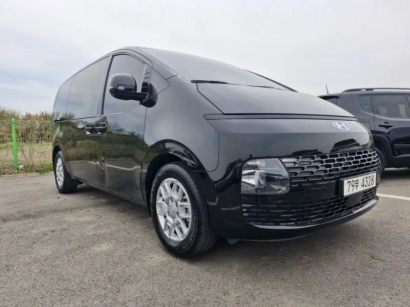 Hyundai Staria